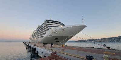 Kuşadası yılın son kruvaziyerini ağırlıyor