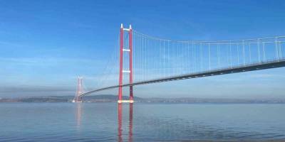 Çanakkale Boğazı sisin etkisini yitirmesiyle gemi geçişlerine açıldı