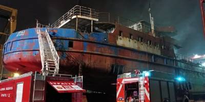 Yalova'da tersanede onarımdaki gemide çıkan yangında dumandan etkilenen 3 işçi tedaviye alındı