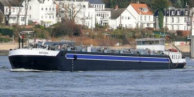 "Antonia" isimli gemi köprü ayağına çarparak battı