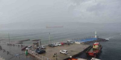 Çanakkale Boğazı fırtına nedeniyle transit gemi geçişlerine kapatıldı