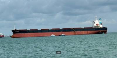 Denak, gemisine Türk Bayrağı çekti ve Türk denizcilerle donattı