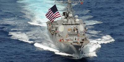 Babu'l Mendeb Boğazı'nda ABD savaş gemisi vuruldu