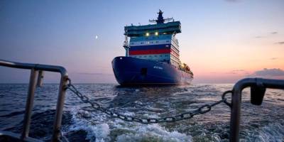 Nükleer enerjiyle çalışan Leningrad buzkıranı suya indi