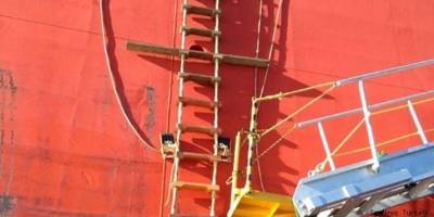 Gemiye çıkarken denize düşen kılavuz kaptan hayatını kaybetti