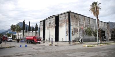 Antalya'da tersanede çıkan yangın söndürüldü