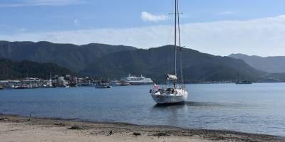 Marmaris'te yelkenli tekne karaya oturdu
