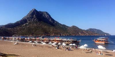 ‘Çözüm dev iskele değil daha az tekne’