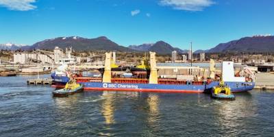 Sanmar’ın çevre dostu iki ElectRA römorkörü, Vancouver limanına ulaştı