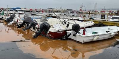 Tekirdağ'da planktonlar denizin rengini turuncuya çevirdi
