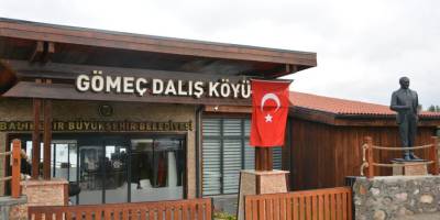 Su altında mermer heykel galerisine ev sahipliği yapan "Gömeç Dalış Köyü" açıldı