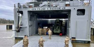 Gazze'ye geçici liman inşası için gerekli malzemeleri taşıyan gemi gönderildi