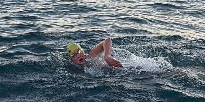 Yüzücü Aysu Türkoğlu, Yeni Zelanda'daki Cook Boğazı geçişine başladı