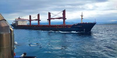 Makine arızası yapan gemi kurtarıldı