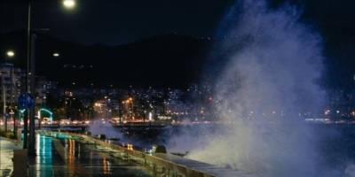 İzmir'de vapur seferleri iptal edildi