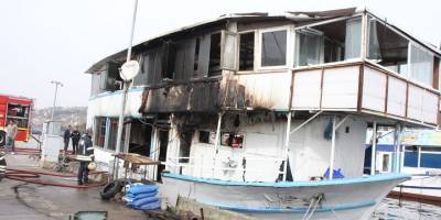 İzmit Marina'da teknede yangın çıktı