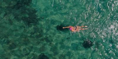 Ultra maraton yüzücüsü Bengisu Avcı, Molokai Kanalı geçişini tamamlayamadı