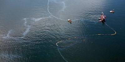 Denize sızan petrol ekosisteme zarar vermeyen yöntemlerle temizlenecek