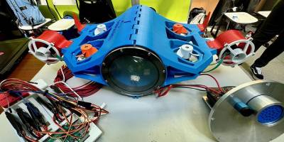 Mühendislik öğrencileri yerli otonom su altı aracı geliştirdi