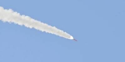 Husiler, ABD uçak gemisini hedef aldıklarını açıkladı