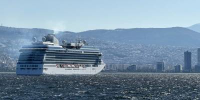 İzmir'e kruvaziyerle 1143 turist geldi