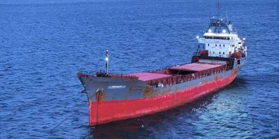 Yeşilköy önlerinde karaya oturan gemi için kurtarma ekibi yönlendirildi