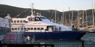Özgür Özel, sefer açılışına katıldığı deniz otobüsüyle Didim'den Bodrum'a gitti