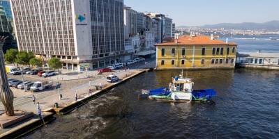 Deniz süpürgeleri İzmir Körfezi'nde iş başında