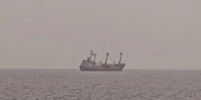 Antalya açıklarında bir gemi yana doğru yattı