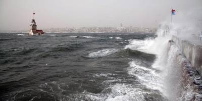 İstanbul’da vapur seferlerine lodos engeli