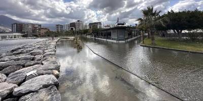 "İskenderun sahilinde 1 metre çökme var"
