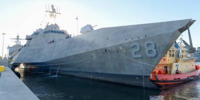 ABD savaş gemisi 8 yıl sonra Kamboçya'daki limana demirledi