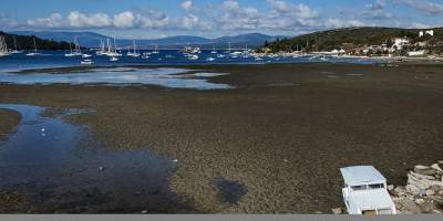 Seferihisar'da deniz yaklaşık 200 metre çekildi