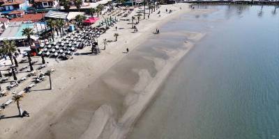 Akyaka sahilinde deniz suyu yaklaşık 30 metre çekildi