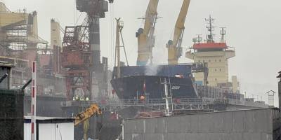 Tuzla'da bakım sırasında yangın çıkan gemi hasar gördü