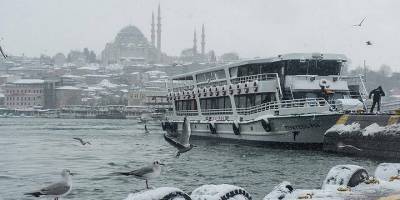 İstanbul'da kar yağışı deniz ulaşımını aksattı