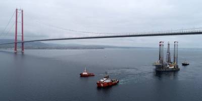 Panama bayraklı platformun Çanakkale Boğazından seyri başladı