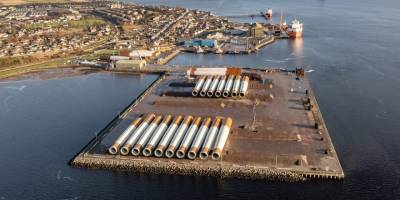 İngiltere, İlk Yüzen Açık Deniz Rüzgar Üretim Limanına yatırım yapıyor