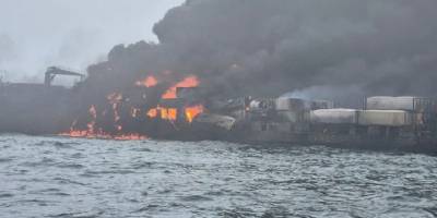 Petrol tankeri ile kargo gemisi çatıştı