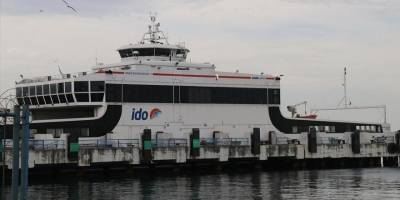 İskeleye çarpan feribotta hasar oluştu