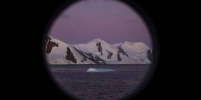 Türk bilim insanları Antarktika'nın doğasını lombozlardan izledi