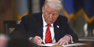 Trump'ın yeni gümrük tarifelerini açıklaması küresel piyasaları çalkantıya sürükledi