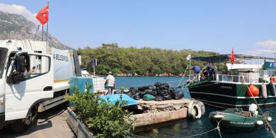 Muğla'da teknelerden 7 milyon litreyi aşkın atık su toplandı