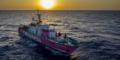 İtalya, STK gemisinin operasyonlarını durdurdu