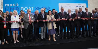 Yat ve tekne tutkunları İzmir'deki fuarda buluştu