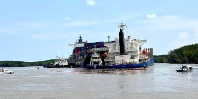 Vietnam'da konteyner gemisi ile dökme yük gemisi çatıştı