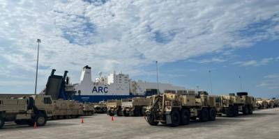 ABD askeri yük gemisi, Kavala Limanı'na demir attı