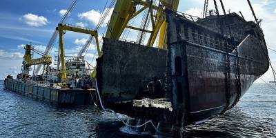 7 kişinin öldüğü yatın enkazı denizden çıkarılıyor