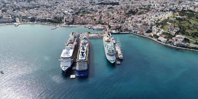 Kuşadası'na 4 kruvaziyerle 8 bin 608 turist geldi