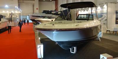 Son model tekneler İzmir'deki fuarda sergileniyor